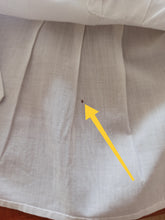 Cargar imagen en el visor de la galería, 1950s - Exquisite Fuerteventura Island Embroidery Blouse - W35 (90cm)
