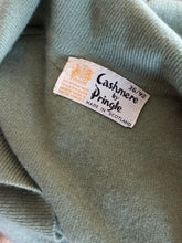 Cargar imagen en el visor de la galería, 1950s 1960s - PRINGLE OF SCOTLAND - Olive Green Cashmere Sweater - Sz 36
