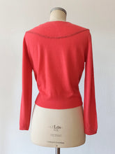 Charger l&#39;image dans la galerie, 1950s - BRAEMAR, Scotland - Adorable Cashmere Sweater

