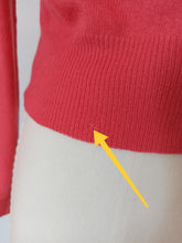 Charger l&#39;image dans la galerie, 1950s - BRAEMAR, Scotland - Adorable Cashmere Sweater
