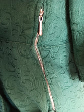 Laden Sie das Bild in den Galerie-Viewer, 1940s - Delicious Green Rayon Crepe Dress - W34.5 (88cm)
