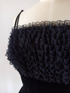 1950s 1960s - BLANES, London - Stunning Black Velvet Dress - W27 (68cm)