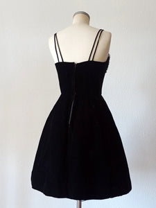 1950s 1960s - BLANES, London - Stunning Black Velvet Dress - W27 (68cm)