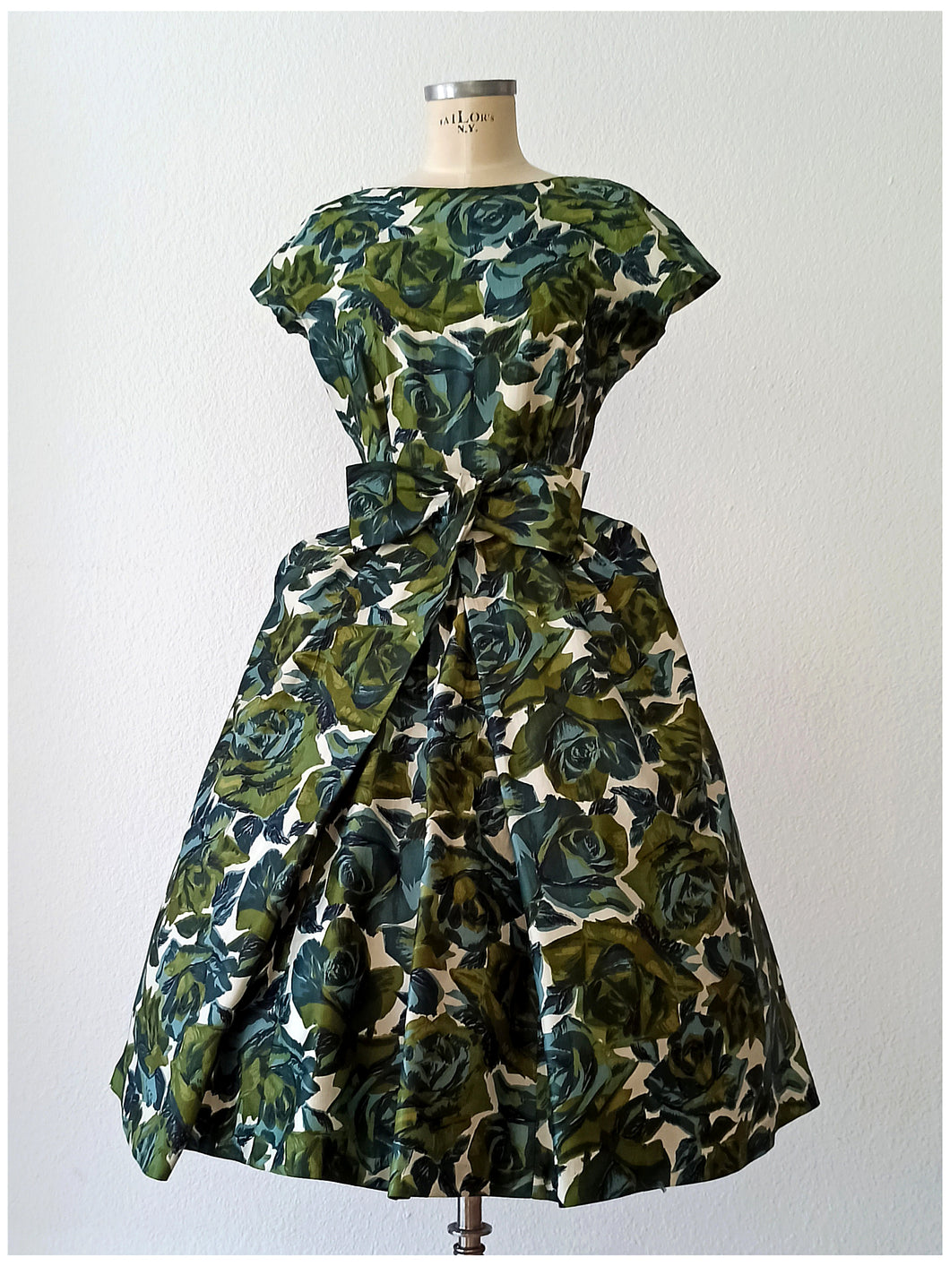 1950s - YOUR WENDY DRESS - Stunning Roseprint Dress - W28.5 (72cm)