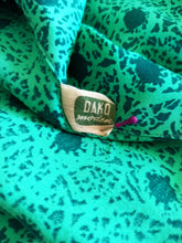 Laden Sie das Bild in den Galerie-Viewer, 1940s - DAKO MODEN, Germany - Green Rayon Dress - W27 (68cm)
