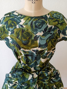 1950s - YOUR WENDY DRESS - Stunning Roseprint Dress - W28.5 (72cm)