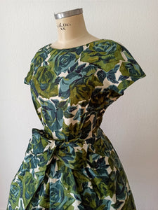 1950s - YOUR WENDY DRESS - Stunning Roseprint Dress - W28.5 (72cm)