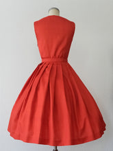 Cargar imagen en el visor de la galería, 1950s 1960s - Stunning Orange Red Dress - W26 (66cm)

