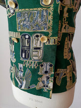 Cargar imagen en el visor de la galería, 1950s 1960s - Fabulous Green Egyptian Novelty Top
