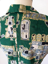 Cargar imagen en el visor de la galería, 1950s 1960s - Fabulous Green Egyptian Novelty Top
