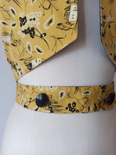 Cargar imagen en el visor de la galería, 1950s - Rare &amp; Fabulous Novelty Print Bolero - Sz 40
