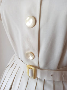 1950s 1960s - Cute White Cotton Pleated Dress - W30 (76cm)