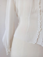 Load image into Gallery viewer, 1930s 1940s - Outstanding Beauty Gauze Silk Blouse - W36 (92cm)
