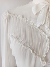 Load image into Gallery viewer, 1930s 1940s - Outstanding Beauty Gauze Silk Blouse - W36 (92cm)
