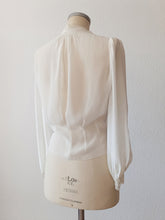 Load image into Gallery viewer, 1930s 1940s - Outstanding Beauty Gauze Silk Blouse - W36 (92cm)
