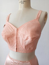 Laden Sie das Bild in den Galerie-Viewer, 1940s 1950s - TRIUMPH - Deadstock Bra &amp; Girdle Set
