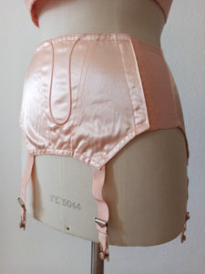 1940s 1950s - TRIUMPH - Deadstock Bra & Girdle Set