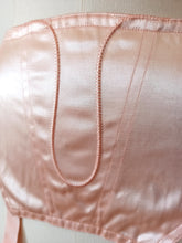 Laden Sie das Bild in den Galerie-Viewer, 1940s 1950s - TRIUMPH - Deadstock Bra &amp; Girdle Set
