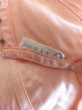 Laden Sie das Bild in den Galerie-Viewer, 1940s 1950s - TRIUMPH - Deadstock Bra &amp; Girdle Set

