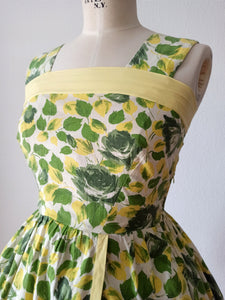 1950s 1960s - Gorgeous Summery Roseprint Cotton Dress - W28.5 (72cm)