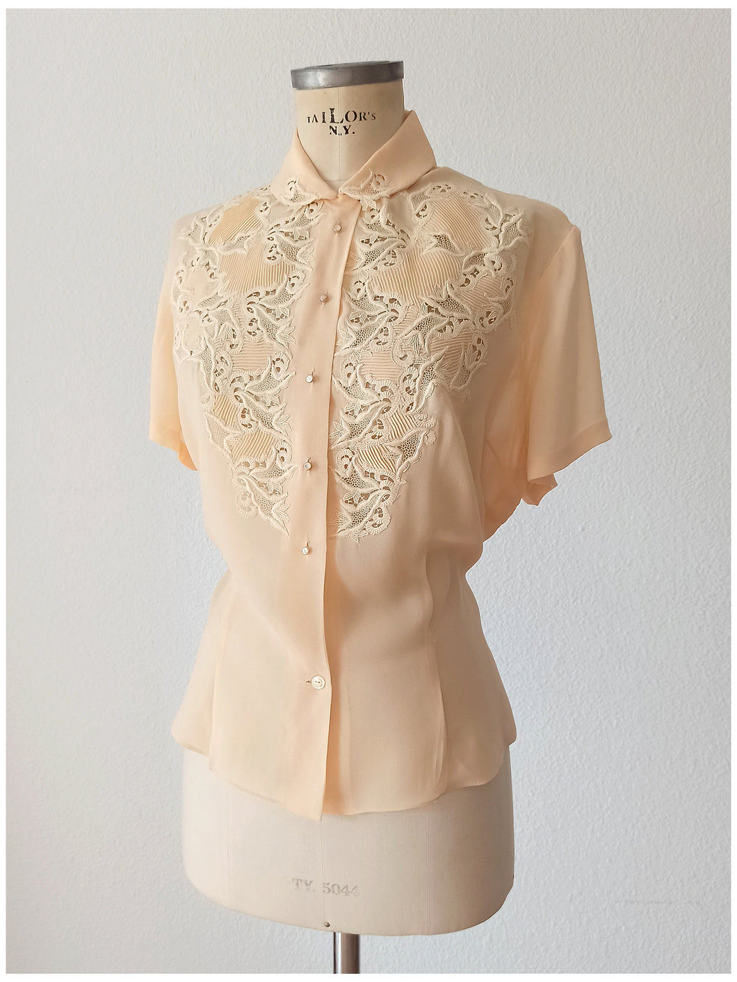 1940s 1950s - Exquisite Peach Crepe Embroidery Blouse - W39 (100cm)