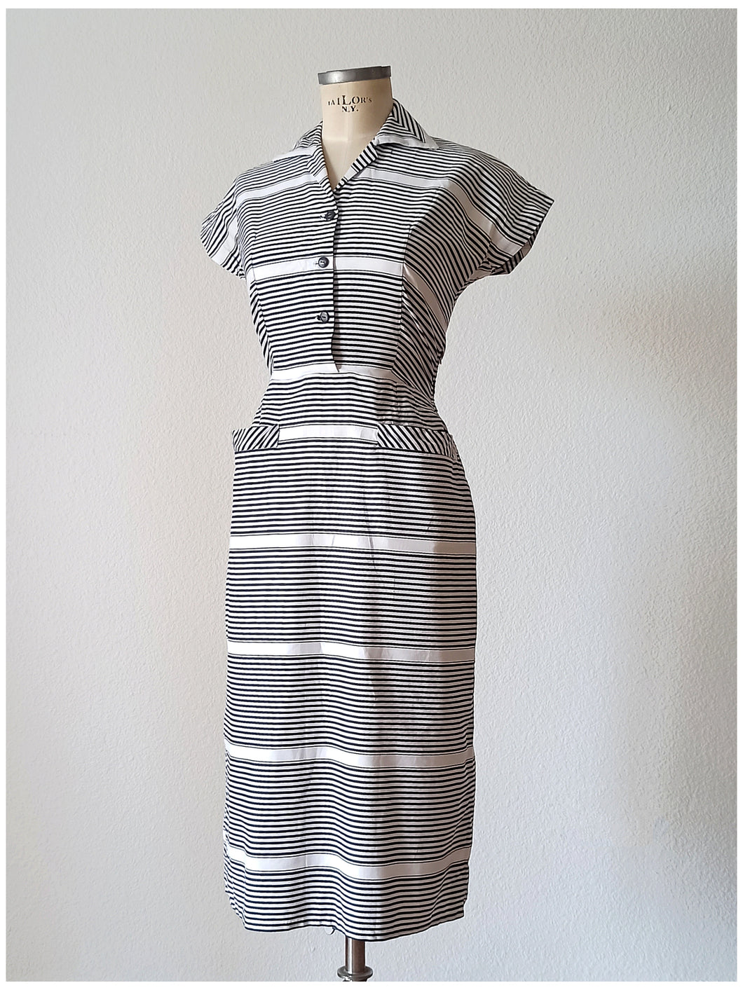 1950s - Superb French Black Stripes Cotton Dress - W29 (74cm)