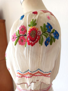 1930s 1940s - Exquisite Hand Embroidery Hungarian Blouse - W28.5 (72cm)