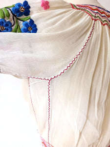 1930s 1940s - Exquisite Hand Embroidery Hungarian Blouse - W28.5 (72cm)