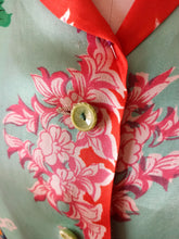 Carica l&#39;immagine nel visualizzatore di Gallery, 1940s 1950s - Stunning Firebirds Silk Blouse
