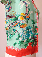 Carica l&#39;immagine nel visualizzatore di Gallery, 1940s 1950s - Stunning Firebirds Silk Blouse
