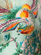 Carica l&#39;immagine nel visualizzatore di Gallery, 1940s 1950s - Stunning Firebirds Silk Blouse
