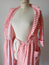 Carica l&#39;immagine nel visualizzatore di Gallery, 1940s 1950s - Sublime Striped Cotton Dress - W29 (74cm)

