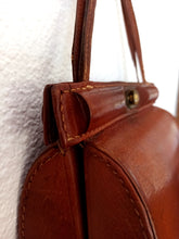 Carica l&#39;immagine nel visualizzatore di Gallery, 1940s 1950s - Gorgeous Brown Leather Handbag

