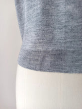Laden Sie das Bild in den Galerie-Viewer, 1960s - DEADSTOCK - VICETEL, Spain - Knit Jumper - Sz 4
