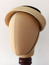 Charger l&#39;image dans la galerie, 1950s - Beautiful Buttercream Velvet Raffia Hat
