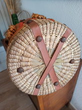 Cargar imagen en el visor de la galería, 1950s 1960s - Rarity! Fabulous Acapulco Massive Format Handbag
