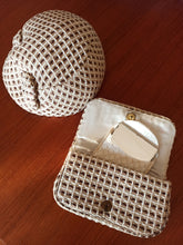 Cargar imagen en el visor de la galería, 1950s - Fabulous Raffia Hat &amp; Purse Set
