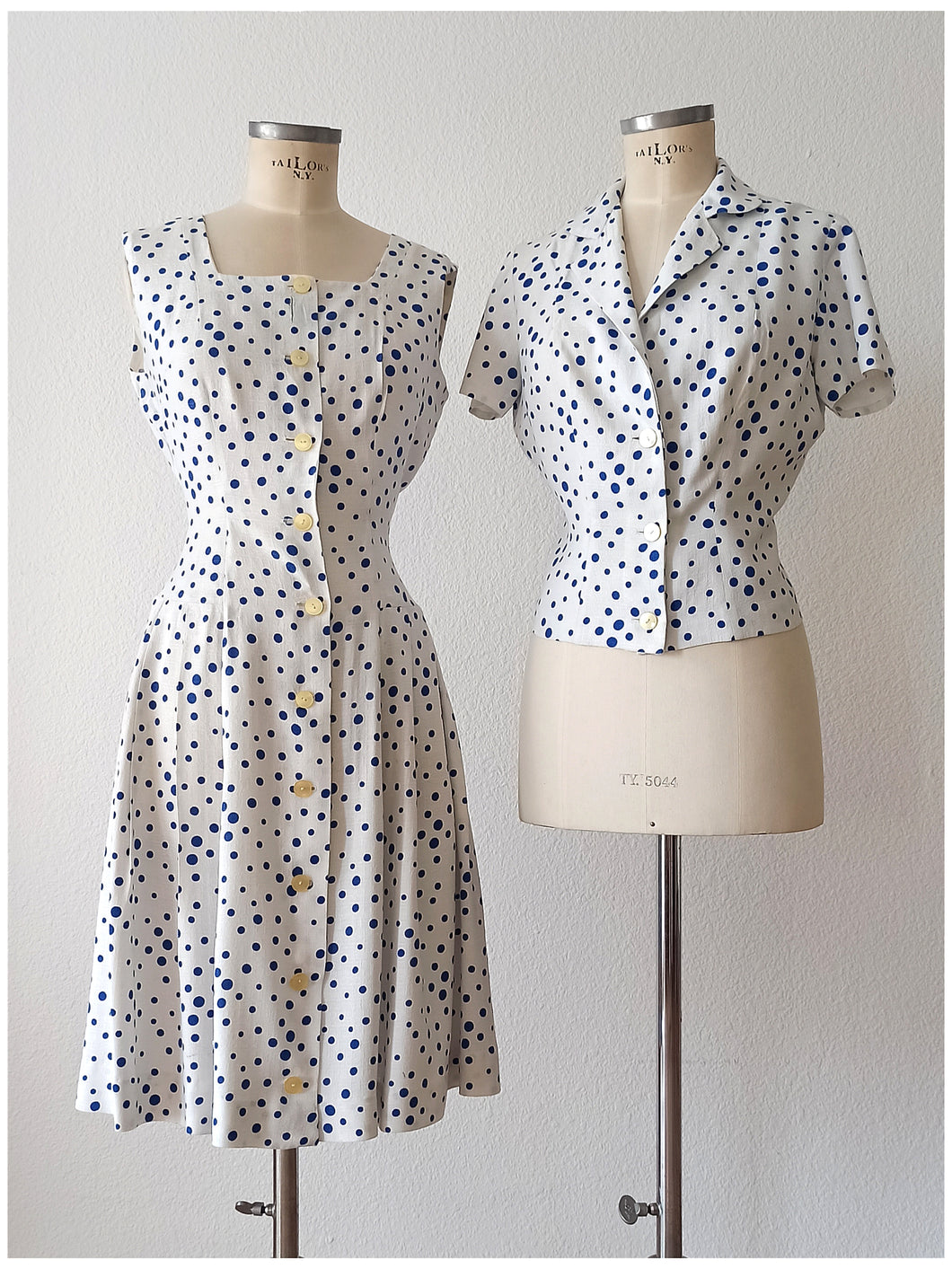 1950s - Exquisite Textured Rayon Dotted Set - W29 (74cm)
