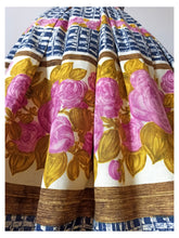 Load image into Gallery viewer, 1950s 1960s - Stunning Roseprint Cotton Dress - W25 (64cm)
