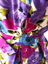 Carica l&#39;immagine nel visualizzatore di Gallery, 1950s 1960s - Stunning German Purple Roseprint Dress - W27.5 (70cm)
