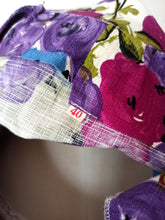 Carica l&#39;immagine nel visualizzatore di Gallery, 1950s 1960s - Stunning German Purple Roseprint Dress - W27.5 (70cm)
