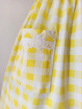 Carica l&#39;immagine nel visualizzatore di Gallery, 1950s - PARIS - Delightful Puffed Sleeves Plaid Dress - W30 (76cm)
