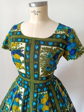 Cargar imagen en el visor de la galería, 1950s 1960s - BADER, Germany - Spectacular Floral Dress - W35 (88cm)
