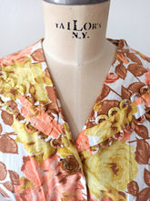 Carica l&#39;immagine nel visualizzatore di Gallery, 1940s 1950s - Gorgeous Roseprint Cotton Dress - W30 (76cm)
