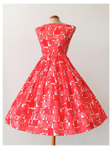 1950s 1960s - Stunning Red Novelty Print Dress - W27 (68cm)