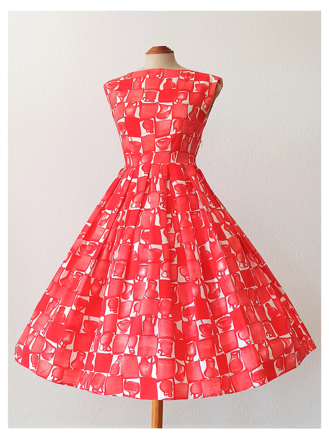 1950s 1960s - Stunning Red Novelty Print Dress - W27 (68cm)