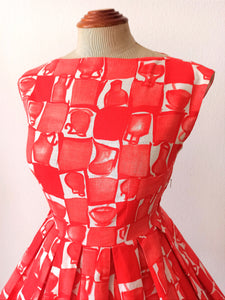1950s 1960s - Stunning Red Novelty Print Dress - W27 (68cm)