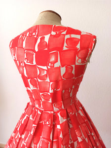 1950s 1960s - Stunning Red Novelty Print Dress - W27 (68cm)