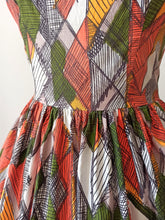 Cargar imagen en el visor de la galería, 1950s 1960s - Gorgeous Spaghetti Straps Cotton Dress - W26 (66cm)
