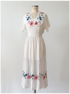 1940s - Delightful Embroidery Rayon Dress - W30 (76cm)
